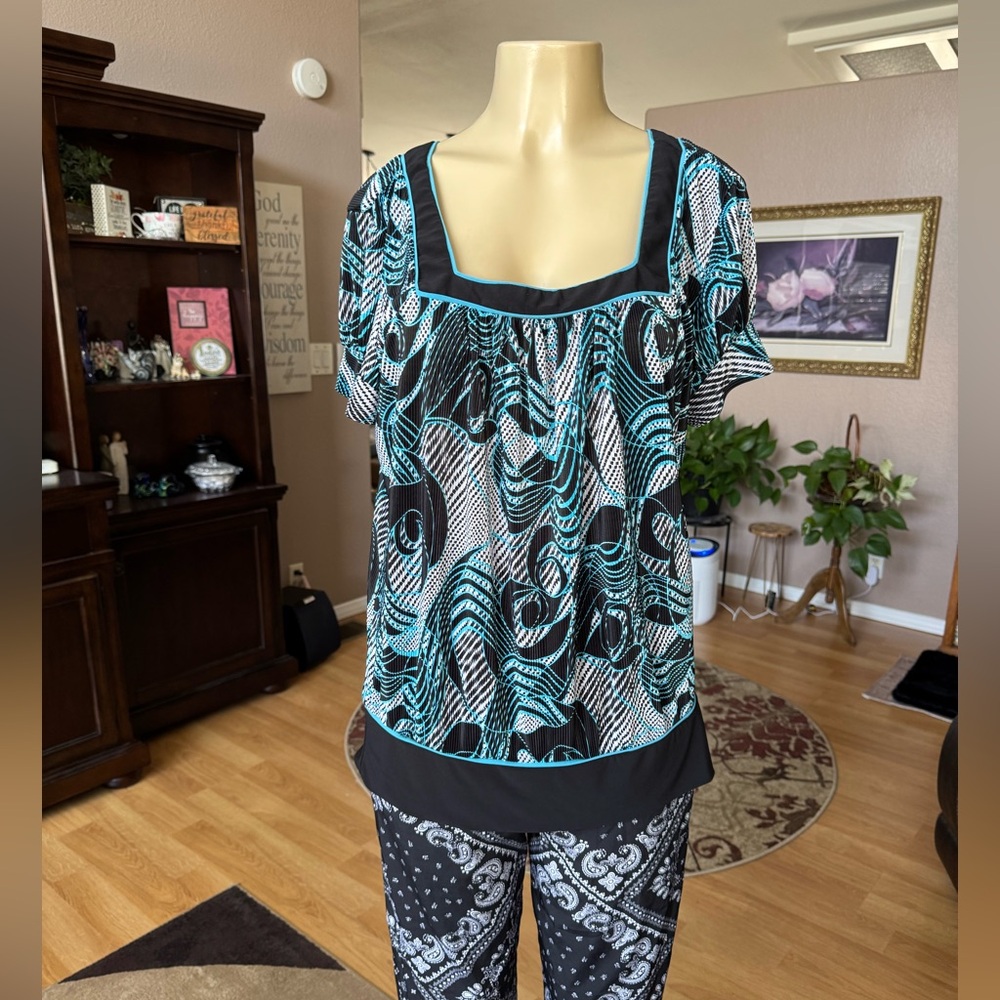 Volume One black, blue & white short sleeve blouse-size L